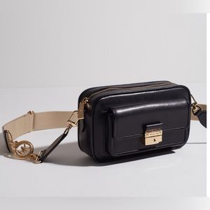MICHAEL KORS Handbag Bradshaw Pocket Camera Crossbody Leather Black AUTHENTIC
